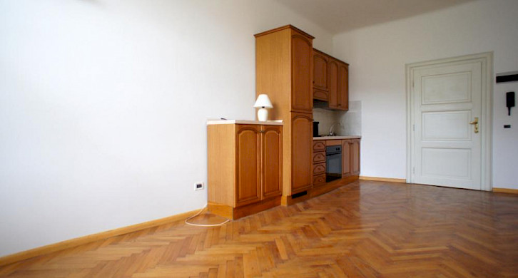 2-roomed apartment, garage included Bild