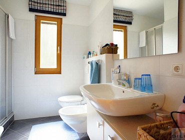 1. Dusche-WC mit Fenster