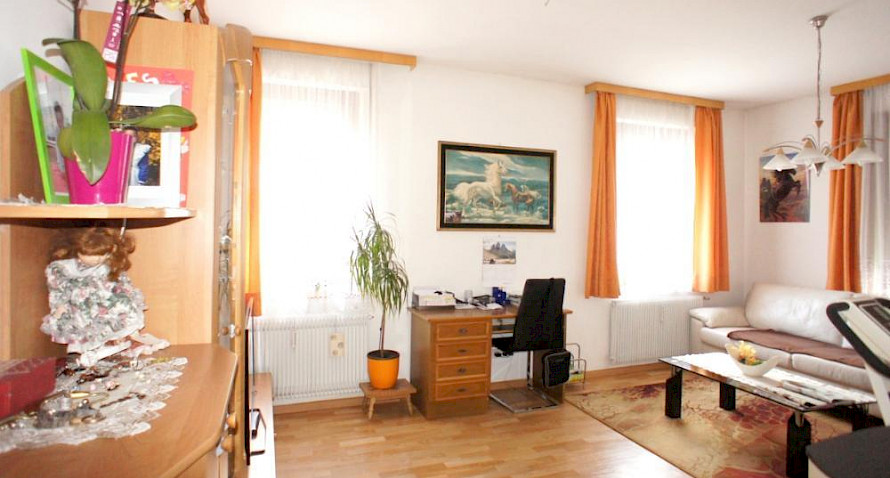 special offer: 4-roomed apartment with garden Bild