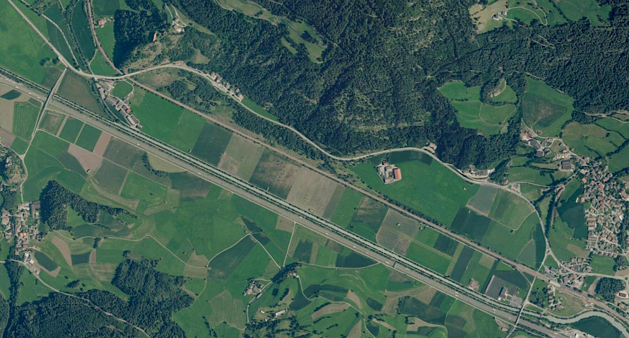 landwirtschaftliches Grundstück von ca. 8.300 m² Bild