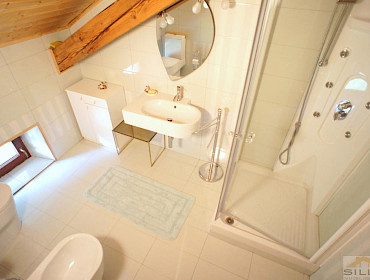 2. Bad-WC mit Fenster im Obergeschoss
