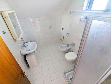 Badezimmer mit Fenster