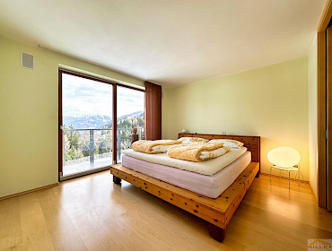 camera da letto con balcone
