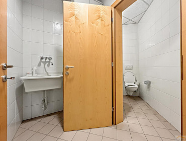 WC WC