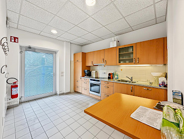 cucina con secondo accesso cucina con secondo accesso