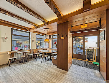Bar mit viel natürlichem Licht Bar mit viel natürlichem Licht