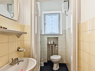 WC WC
