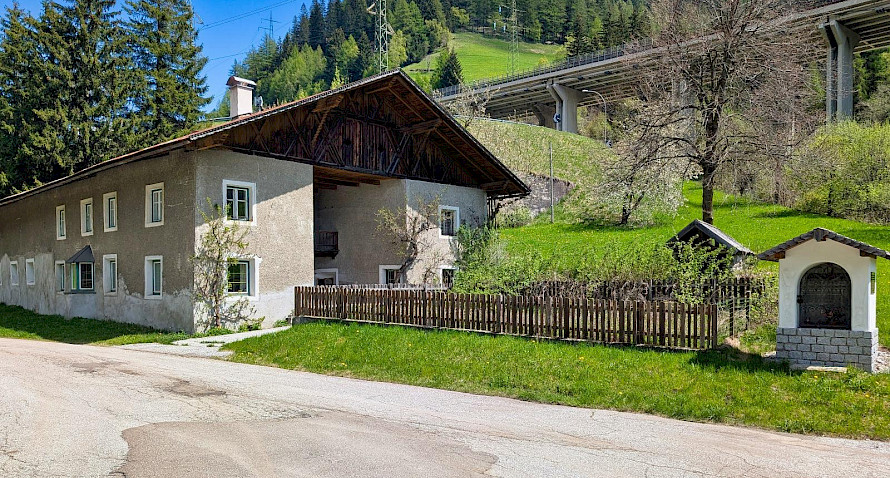 Bauernhof mit vielfältigen Möglichkeiten in Brenner Bild