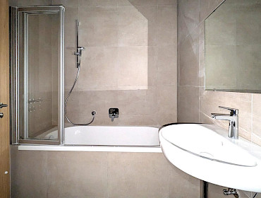 Badezimmer mit Badewanne