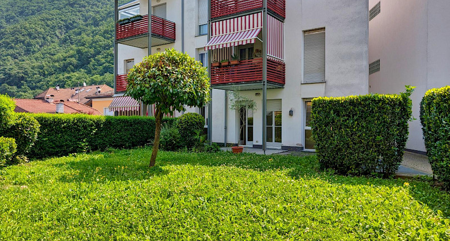 Sunny 1-bedroom-apartment with garden in a Prime location ☼ Bild
