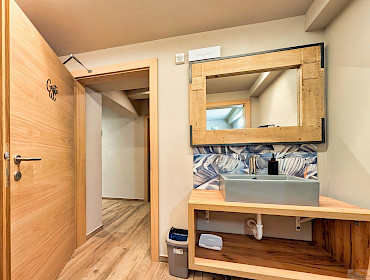 vollständig sanierte Toilette