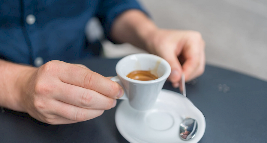 Bar mit Potenzial sucht neuen Mieter– perfekte Gastro-Lage ⟟ Bild