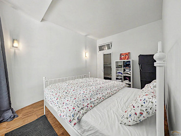 Schlafzimmer mit französischen Bett