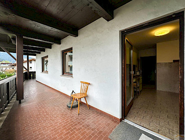 Überdachte Terrasse mit viel Platz