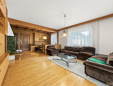 Geräumiges, lichtdurchflutetes Wohnzimmer Geräumiges, lichtdurchflutetes Wohnzimmer