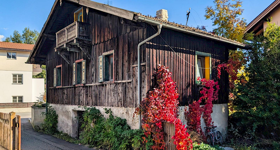 Oggetto da ristrutturare con 300 m³ in zona centrale Bild