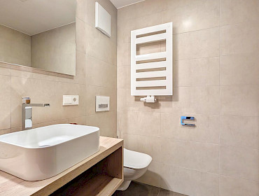 bagno con attrezzatura moderna bagno con attrezzatura moderna