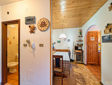 Eingangsbereich mit Zugang zum Essbereich