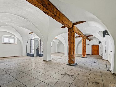 ample, versatile space ample, versatile space