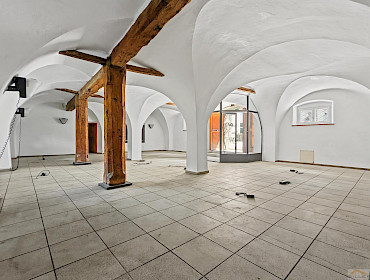 large, expansive commercial space large, expansive commercial space