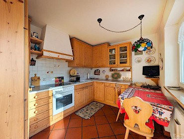 Küche mit direktem Zugang zum Balkon