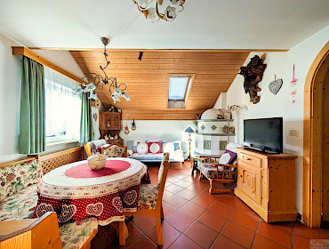 lichtdurchlässiges Wohnzimmer