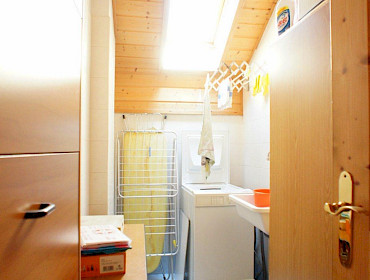 Waschraum mit separatem WC