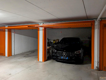 2 Garagenstellplätze