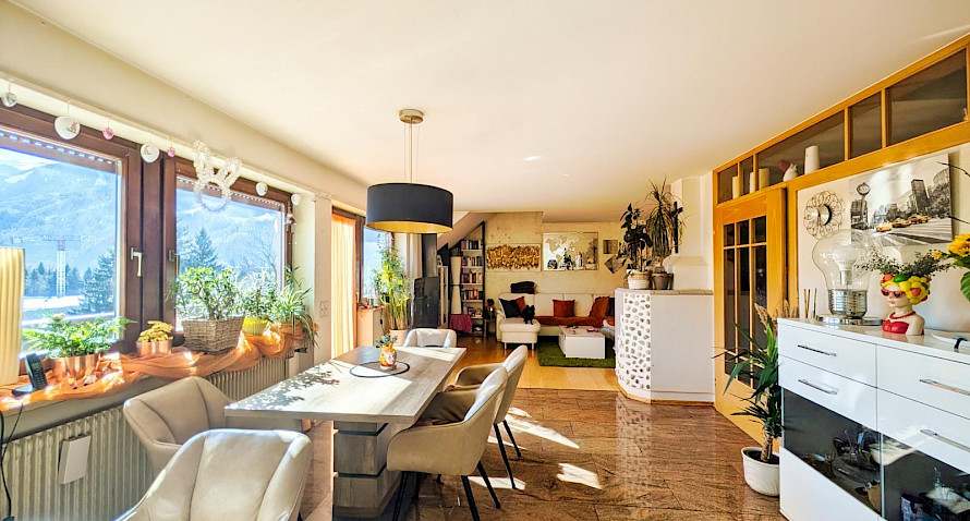 Für große Familien – Wohnen auf zwei Ebenen Bild