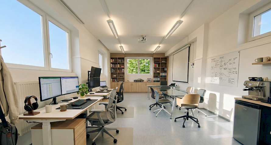 Geschäfts-/Bürolokal im Erdgeschoss - zentrale Lage ! Bild