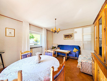 Wohnzimmer mit Essbereich Wohnzimmer mit Essbereich
