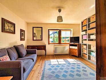 2. Wohnzimmer mit Sofa 2. Wohnzimmer mit Sofa
