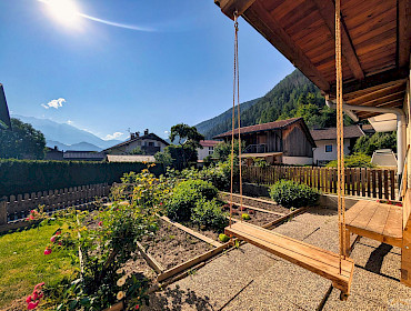 Gartenbeete & Sonnenterrasse Gartenbeete & Sonnenterrasse