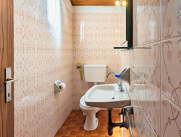 separates WC mit Fenster separates WC mit Fenster