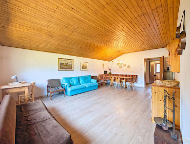 geräumiges Wohnzimmer geräumiges Wohnzimmer