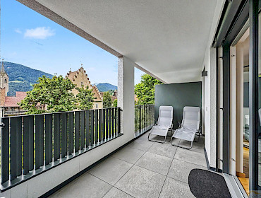 großzügiger sonniger Balkon großzügiger sonniger Balkon