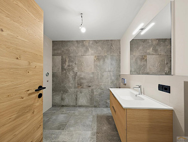 Badezimmer mit Dusche Badezimmer mit Dusche