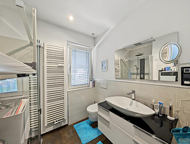 Badezimmer mit Fenster Badezimmer mit Fenster